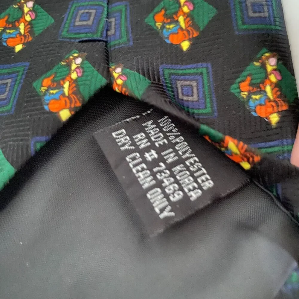 Vintage Pooh & Tigger‎ Neck Tie 100% Polyester Made In Korea 58'x3.7